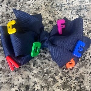 NWOT Handmade Alphabet button hairbow